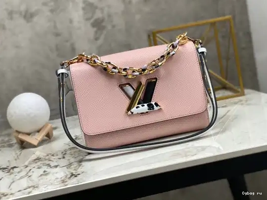 LOUIS VUITTON TWIST MM 0429